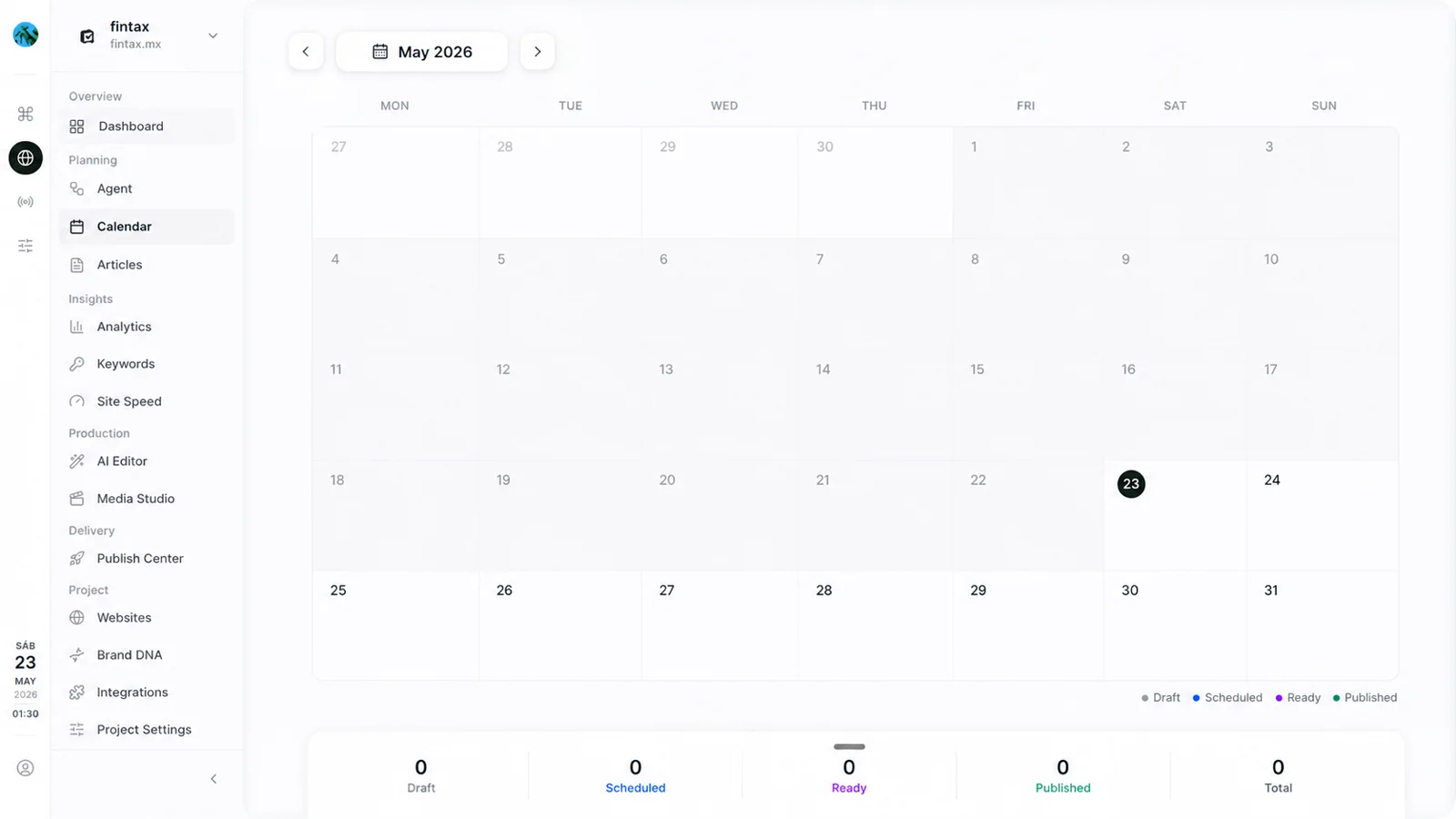 Espacio de trabajo moderno con objetos físicos en proceso de fabricación